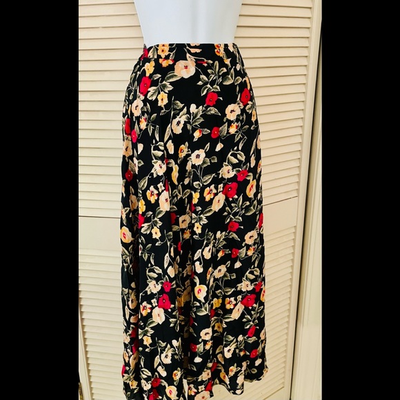 Fuda washable silk wrap skirt 36” long black w/ bright flowers (M) waist adjusts - Picture 2 of 5